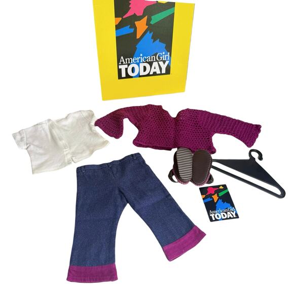 VTG American Girl Today FLOWER POWER Outfit Sweater Clogs Jeans Top Hanger Box - Picture 2 of 11